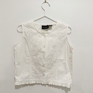Vintage Crop Embroidered Sleeveless Button-Up Top